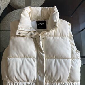 ZARA Off-White Quilted Puffer Vest